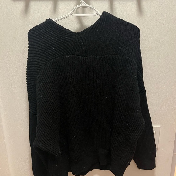 Zara Black Sweater with Ribbed Texture - Picture 4 of 4